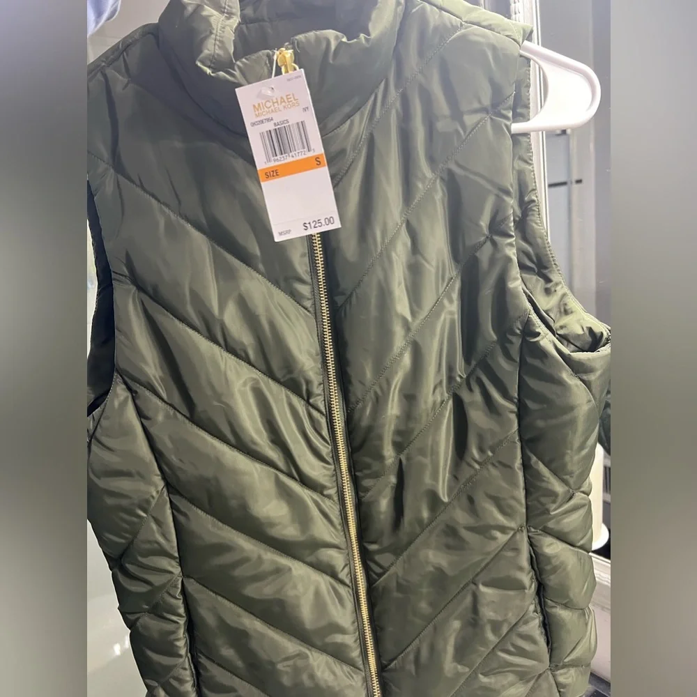 NEW WITH TAG | Women’s Hunter Green Michael Kors Vest (Size Small) - Picture 2 of 7
